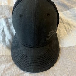 Nike True Black Mesh SnapBack Cap