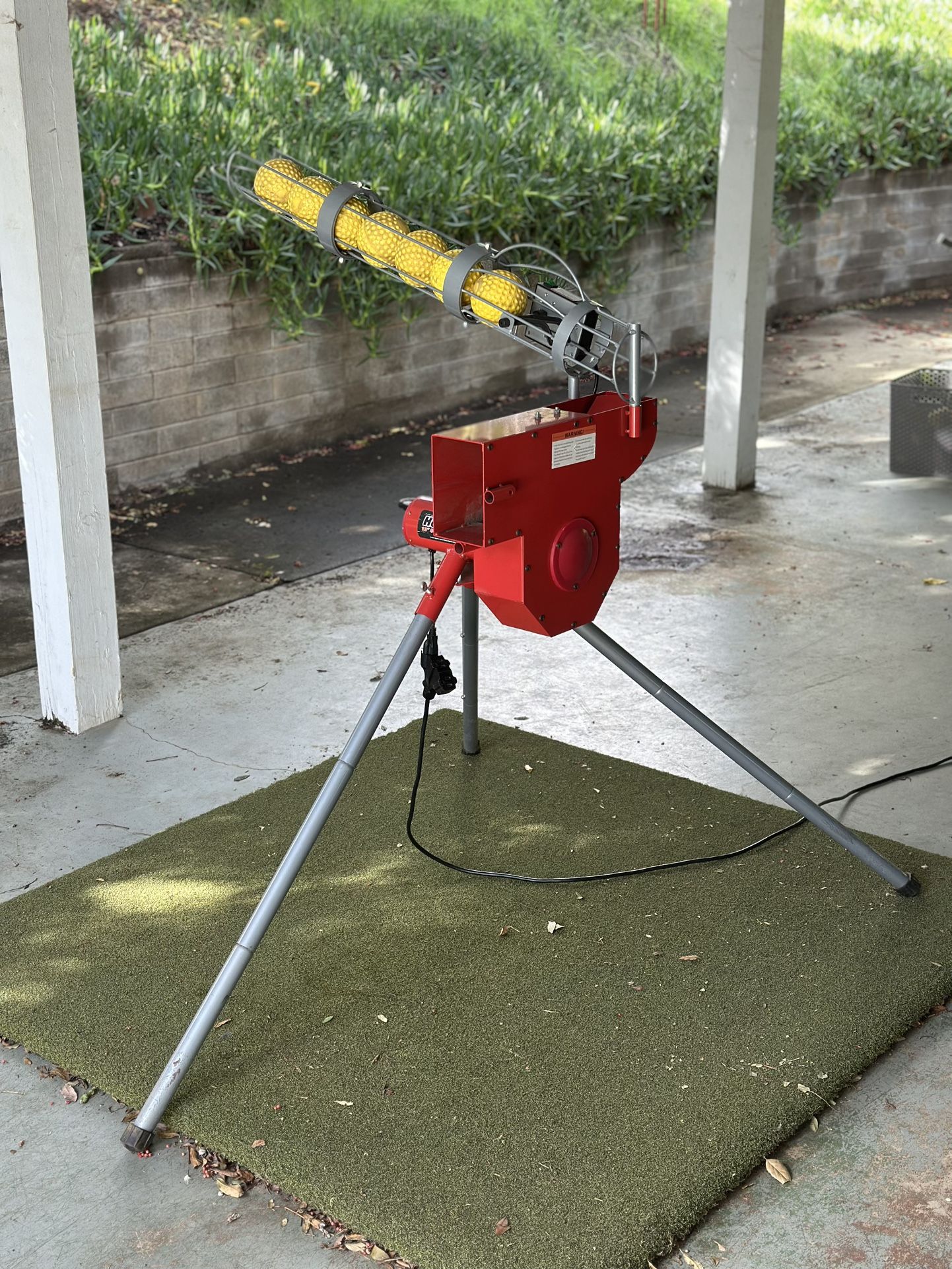 Heater Softball Pitching Machine