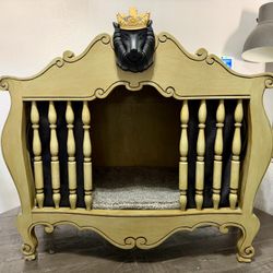 LUXURY DOG/CAT BED. 
