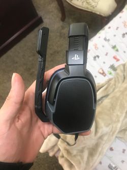 PS4 headphones barley used