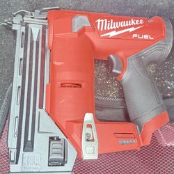 Finish Nail Milwaukee Fuel 