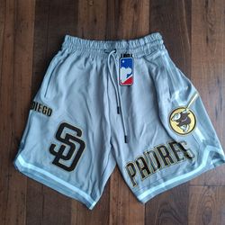 Size M San Diego Padres Pro Standard Men's Gray Team Shorts