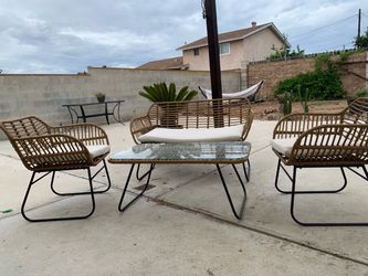 Patio/ outdoor seating table set