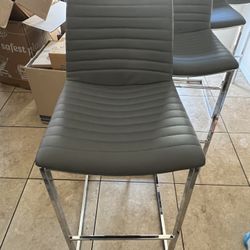 4 Bar Stools