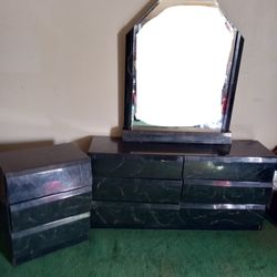 6 Drawer Dresser with Mirror/End Table Combo