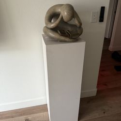 “The Student” Statue + Stand