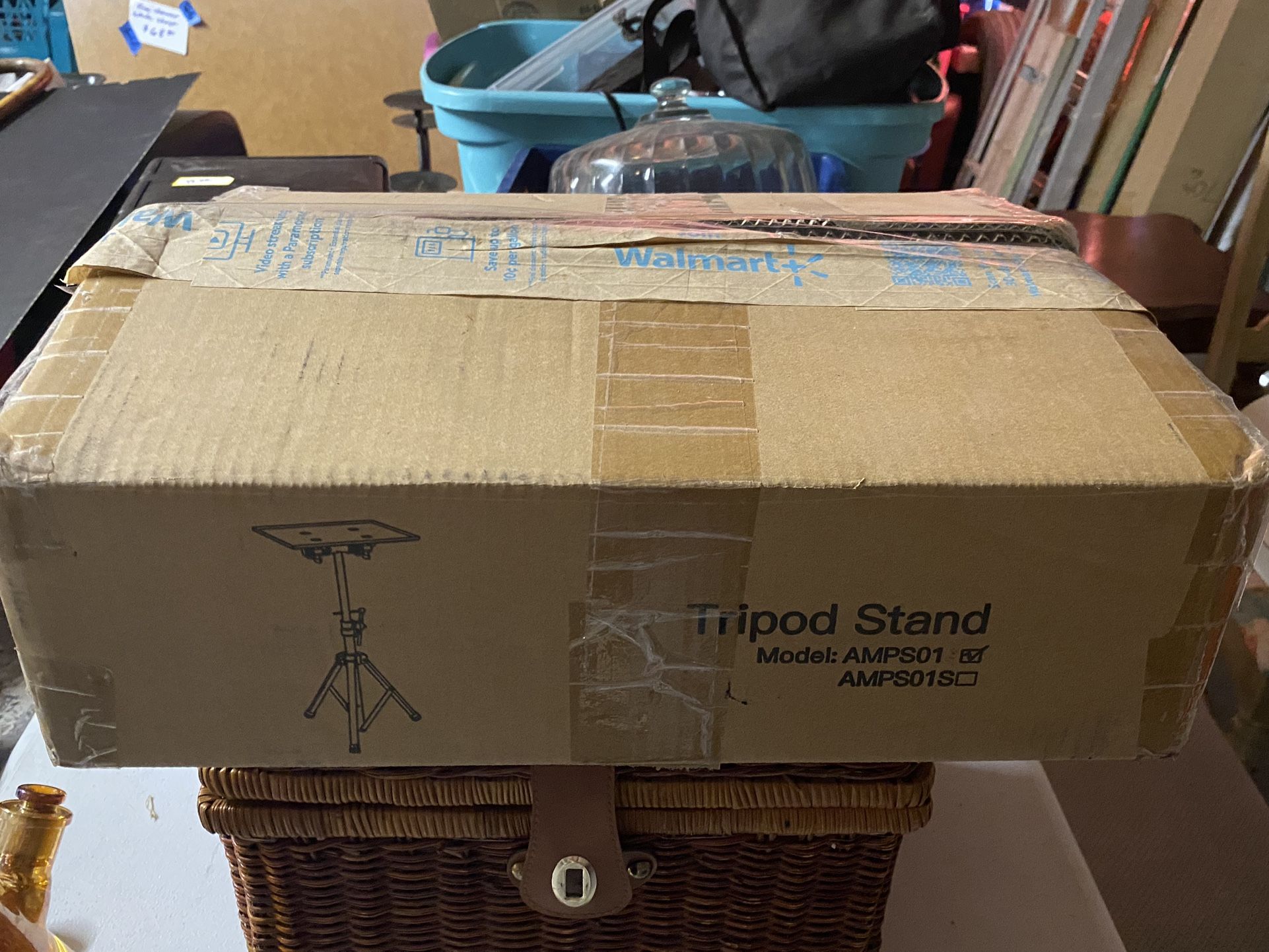 TRIPOD STAND, FOLDABLE LAPTOP TRIPOD, MULTIFUNCTIONAL DJ RACKS/PROJECTOR