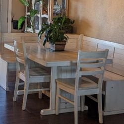 Dinning Table Corner