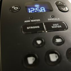 Keurig Coffee Maker black & Silver With Clock  Iced  Cup Sm Med Lg Ex Condition Clean  40$ Pk Up Everett Mall Way 