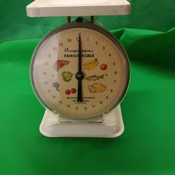 VTG  American  Family  Kitchen  Scale  White  25 LB