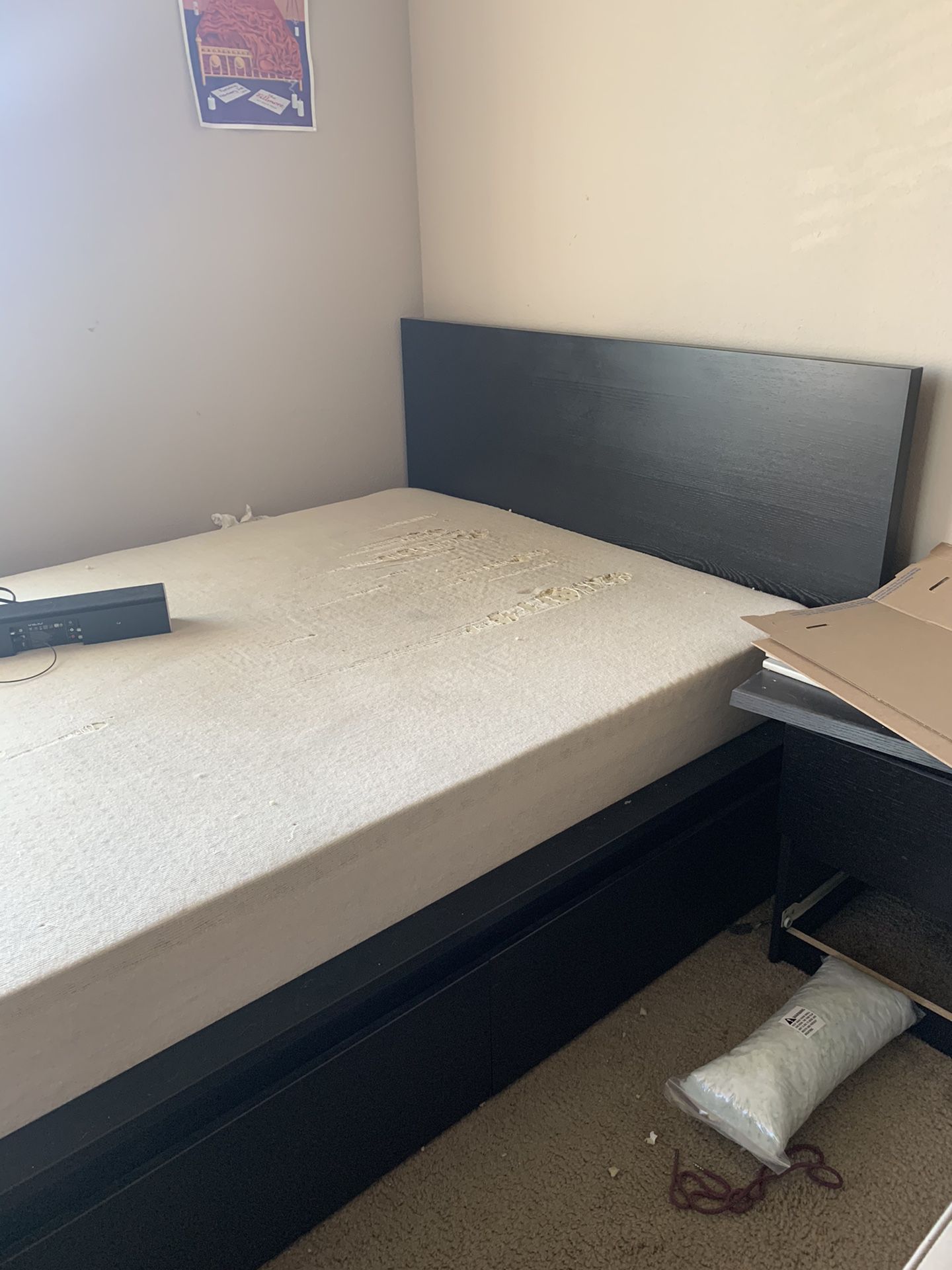 Free bed frame with drawers