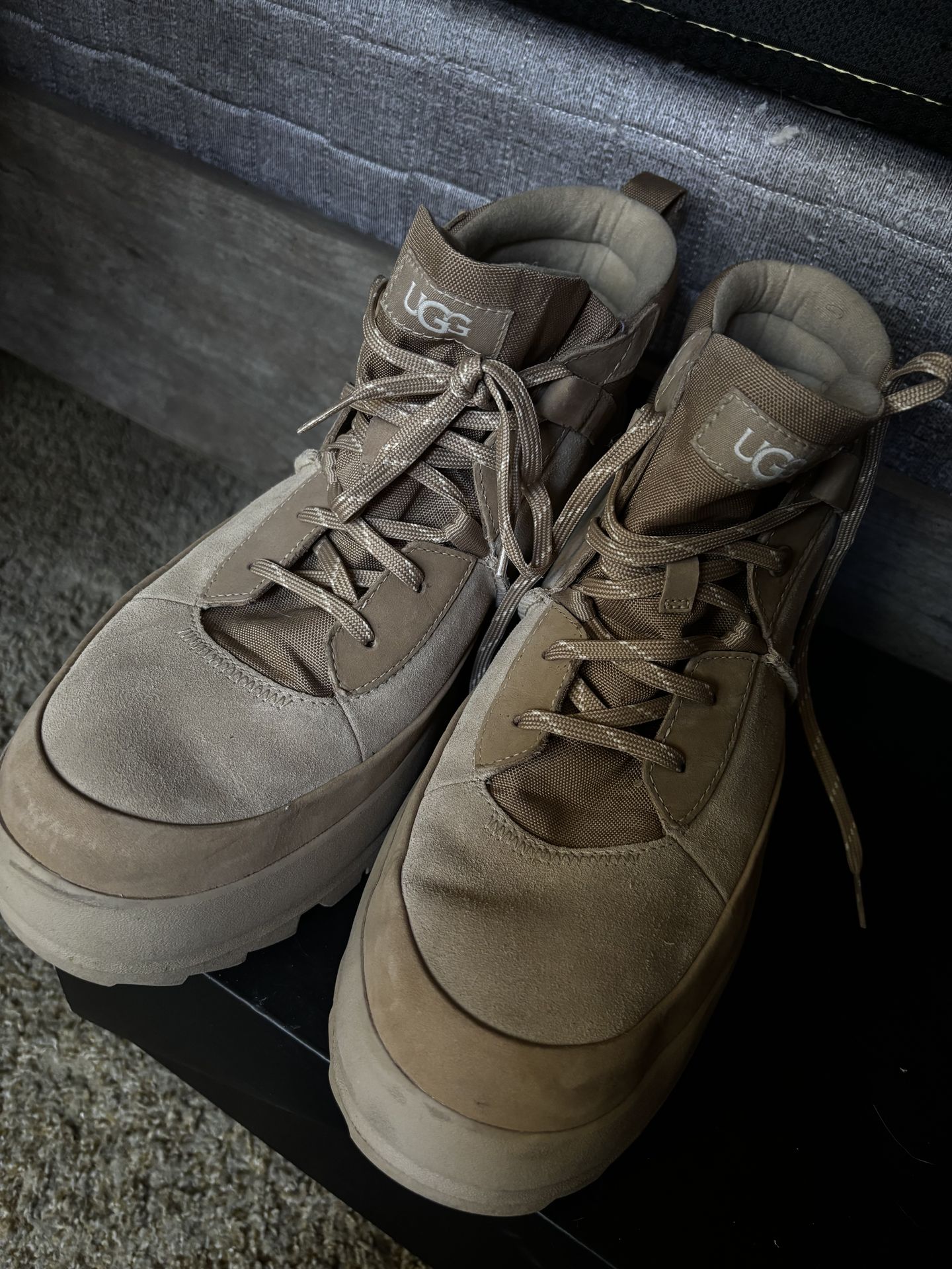 uggs men’s shoes size 12