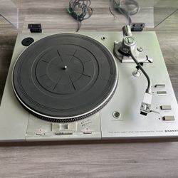 Sanyo TP-1030 Direct Drive 2 Motor Turntable Record Player With Dustcover. RARE!