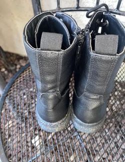 Black boots, inside zipper front lace size US 5 by Sincerely Jules