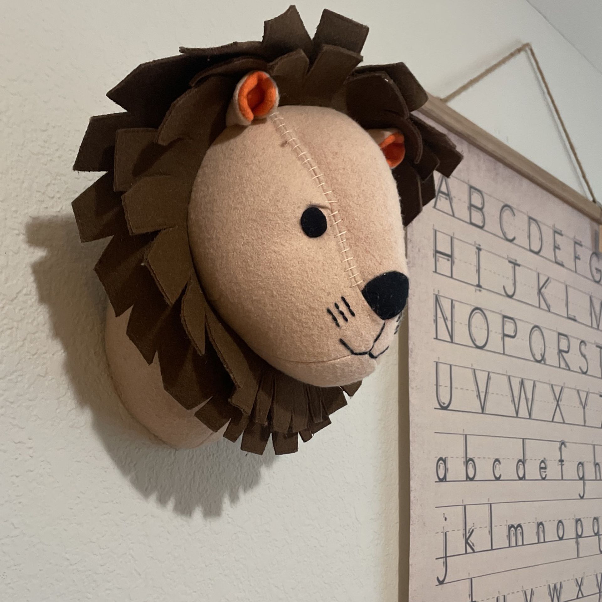 Target Exclusive Pillowfort LION Stuffed Hanging Wall Art Decor 14”. Pre-Owned but in Great Condition. Perfect for Nurseries, Play Rooms & Kids Rooms