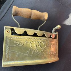 Vintage made in Italy Coal Iron. Brass metal