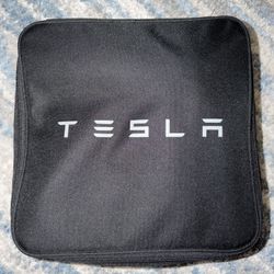 Tesla Mobile Charger