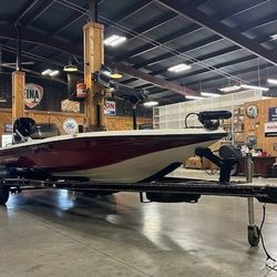 1998 CHAMPION 221 WITH 300 MERCURY HOT FOOT STAINLESS PROP