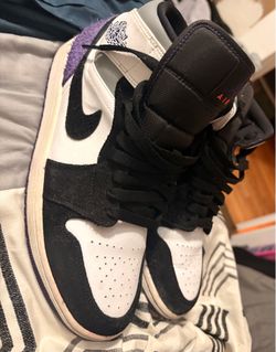Jordan Mens 1 Mid SE Varsity Purple Sneaker Shoes White / Black / Purple