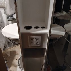 HIGH END STATIONS CHAIRS BOWL AND CHAIRS