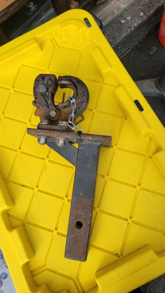 pintle hitch receiver
