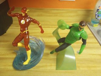 DC Diamond Select Statues
