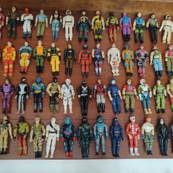 Collector seeking vintage old GI Joe toys dolls and action figures 1960s 70s 80s g.i. Joes toy figure collector 