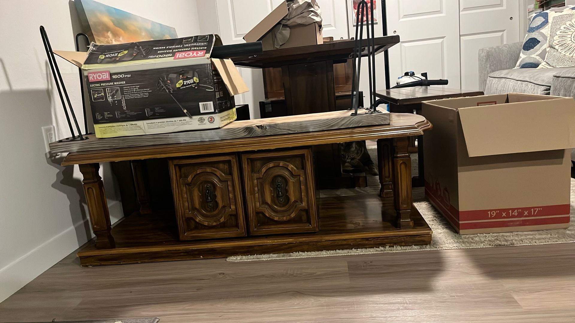 Miscellaneous/shop vac/ elec pressure washer/ wooden table