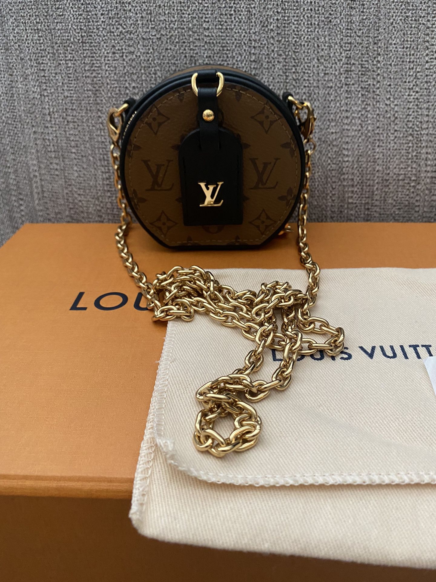 RARE Authentic Louis Vuitton Boite Chapeau Necklace for Sale in San Diego,  CA - OfferUp