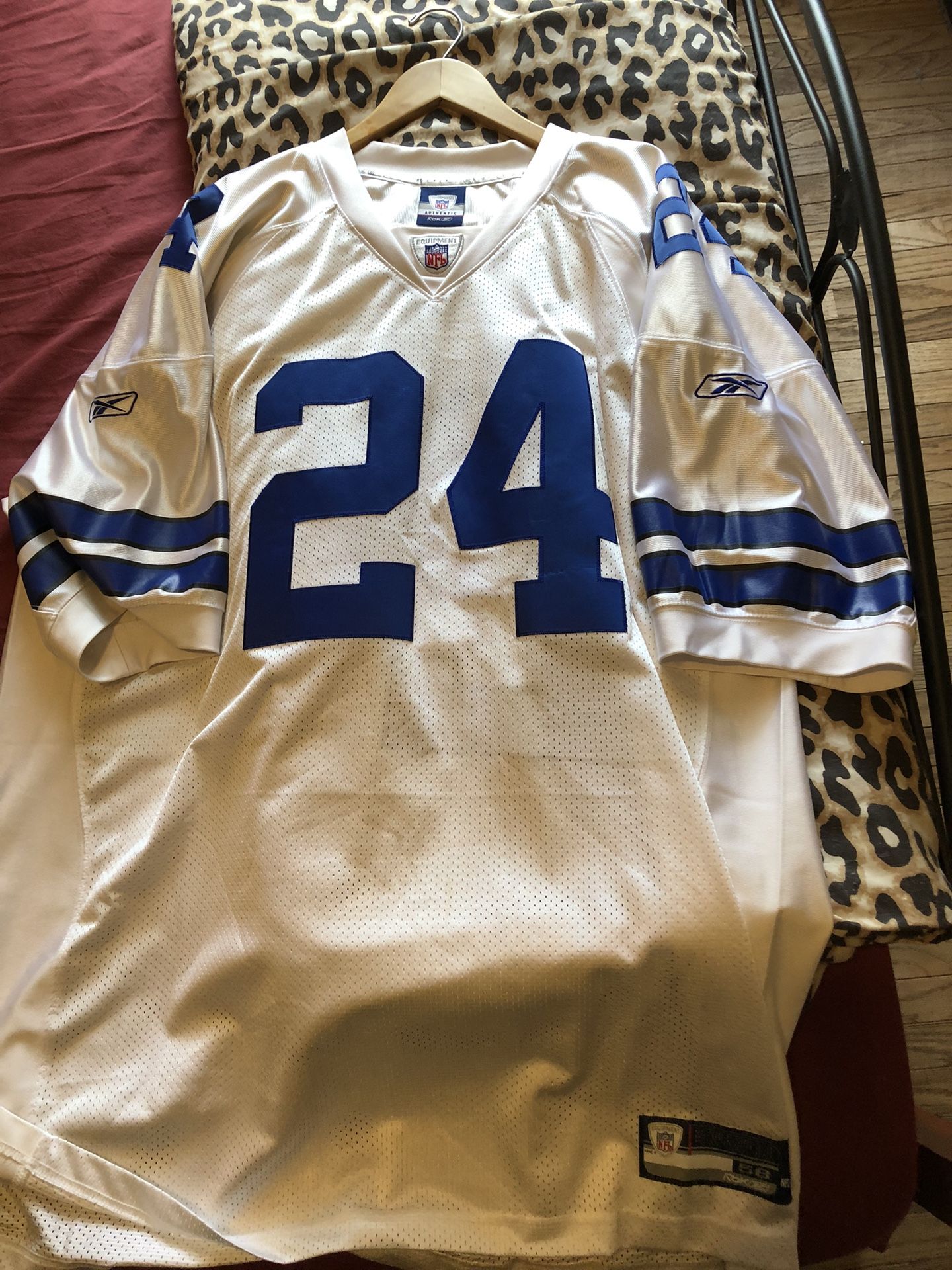 Womens XL Dallas Cowboys Apparel #24 MARION BARBER JERSEY for Sale in  Dallas, TX - OfferUp