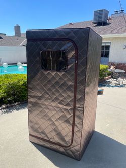 Portable full-size infrared sauna with remote control