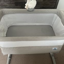 Cloud Baby Bedside Bassinet