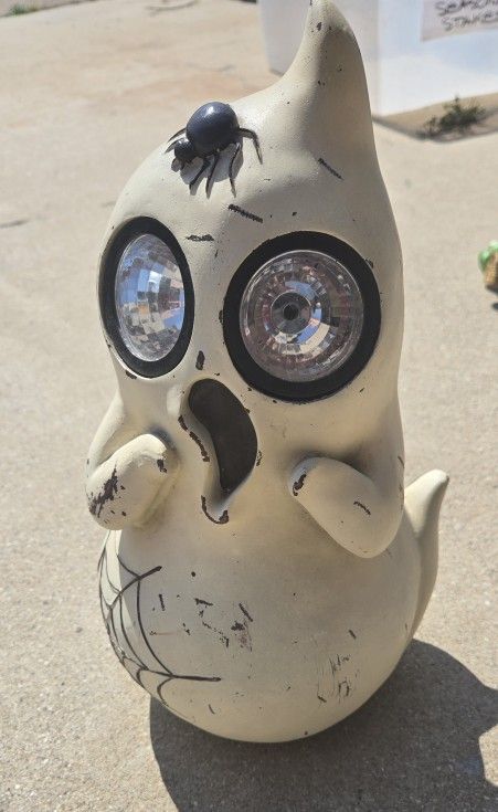 Ghost - Yard Decor LOWERING MY PRICES 