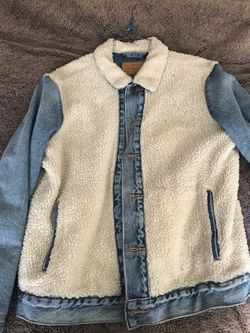 Levi jean jacket (sz med)
