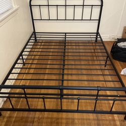 Black Metal Queen Bedframe 