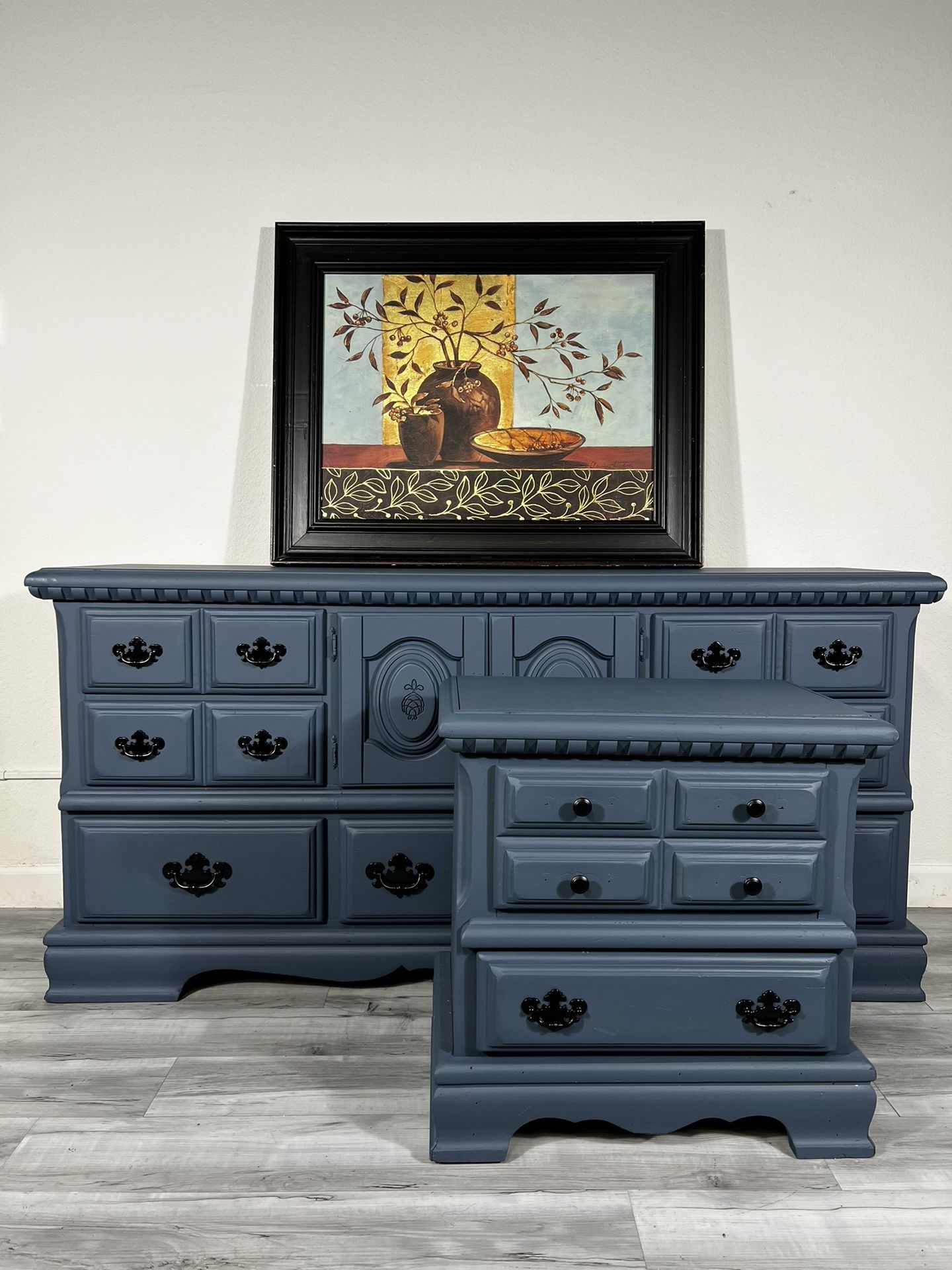 2 PC Beautiful Dresser & Nightstand ( 1 ) ✨