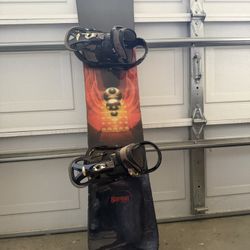 Burton Snowboard 145 With Medium Biddings 