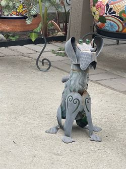 Outdoor metal dog