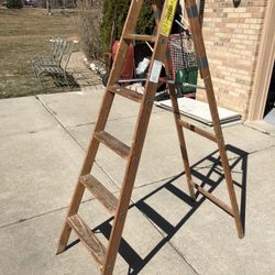 Wood 6 Foot Ladder