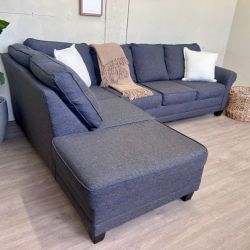 WE DELIVER! 🚚 - Gray Modern L Sectional Couch with Chaise