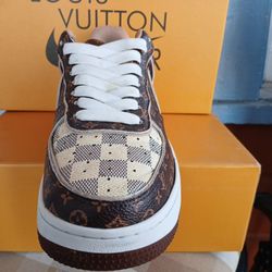 LV AIR FORCE 1s Sz 10.5