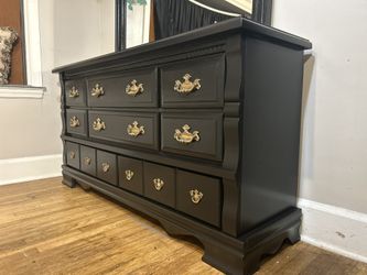 all black dresser with mirror,8 drawers and gold handles for Sale in High  Point, NC - OfferUp