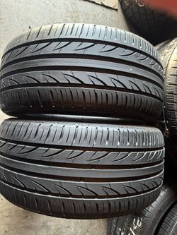 Pair Of 235 40 18 Lionheart Tires 