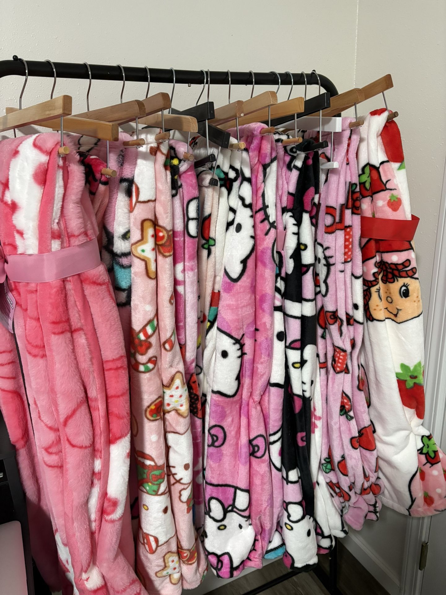 LOT Hello Kitty Blankets For Sale!!