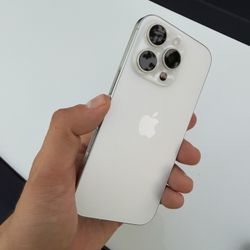 Selling iPhone 16pro 256GB