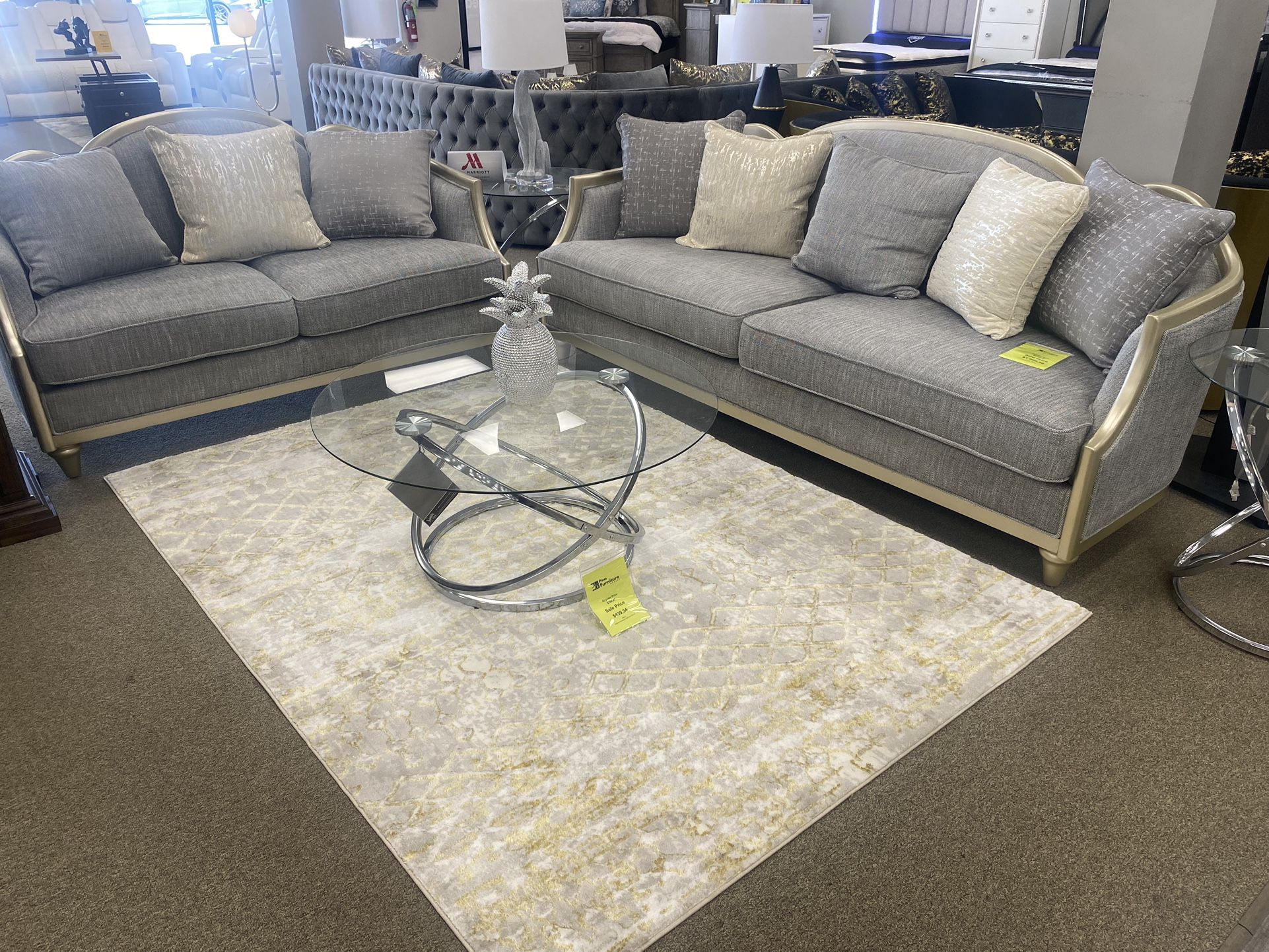 Traditional Style Sofa Set