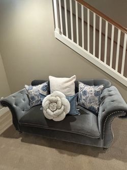 Gray Velvet Tufted Loveseat with Nailhead Trim