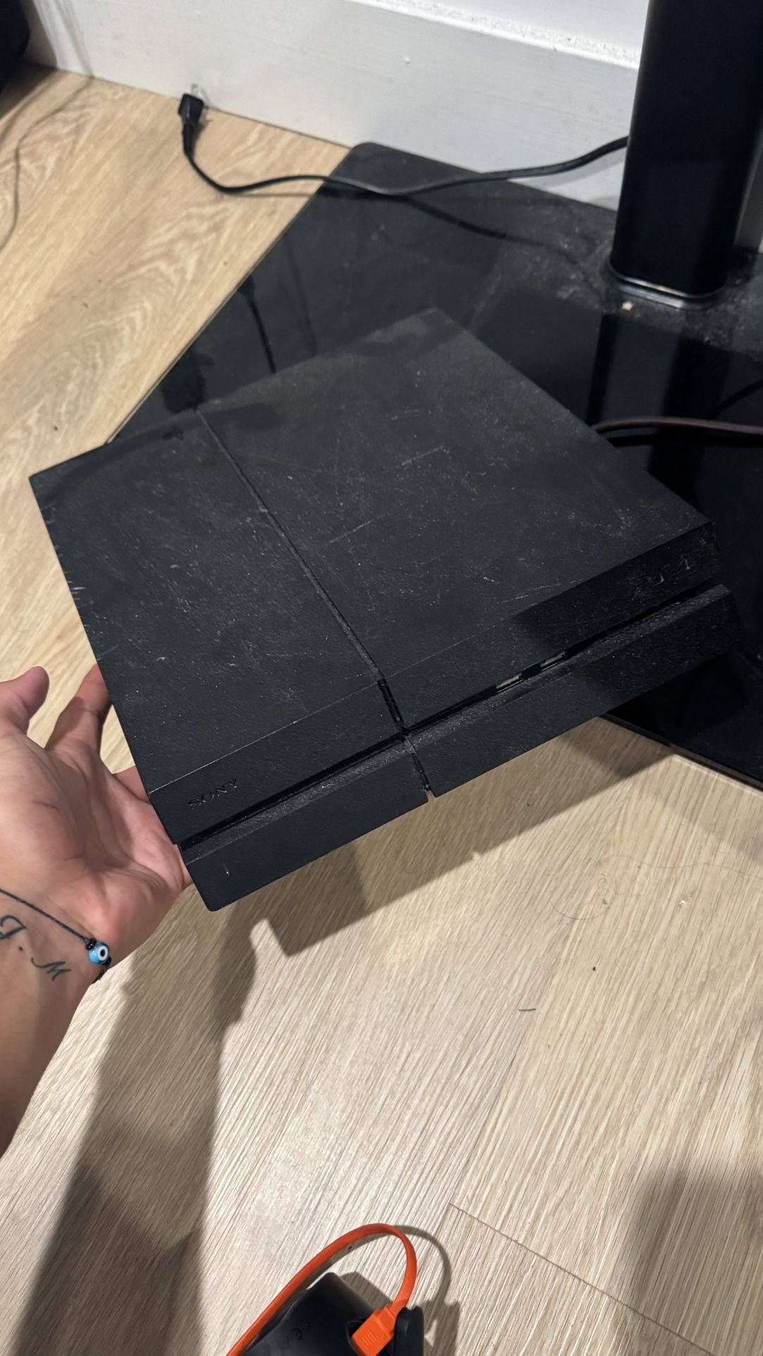PS4 BLACK