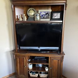 Corner TV Unit W/ 42” VIZIO Flat screen TV