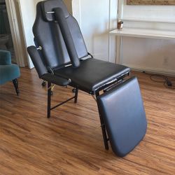 Spa Chair - Eyebrows - Facials - Eyelash 